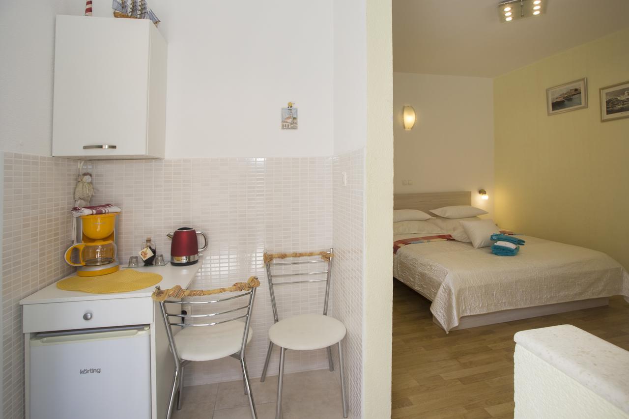 Central Old Town Rooms Split Bagian luar foto