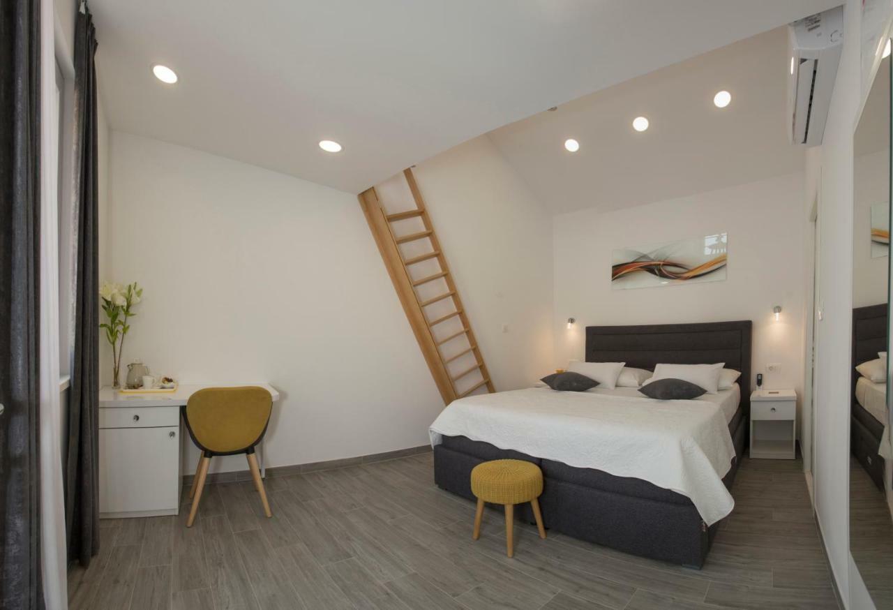 Central Old Town Rooms Split Bagian luar foto
