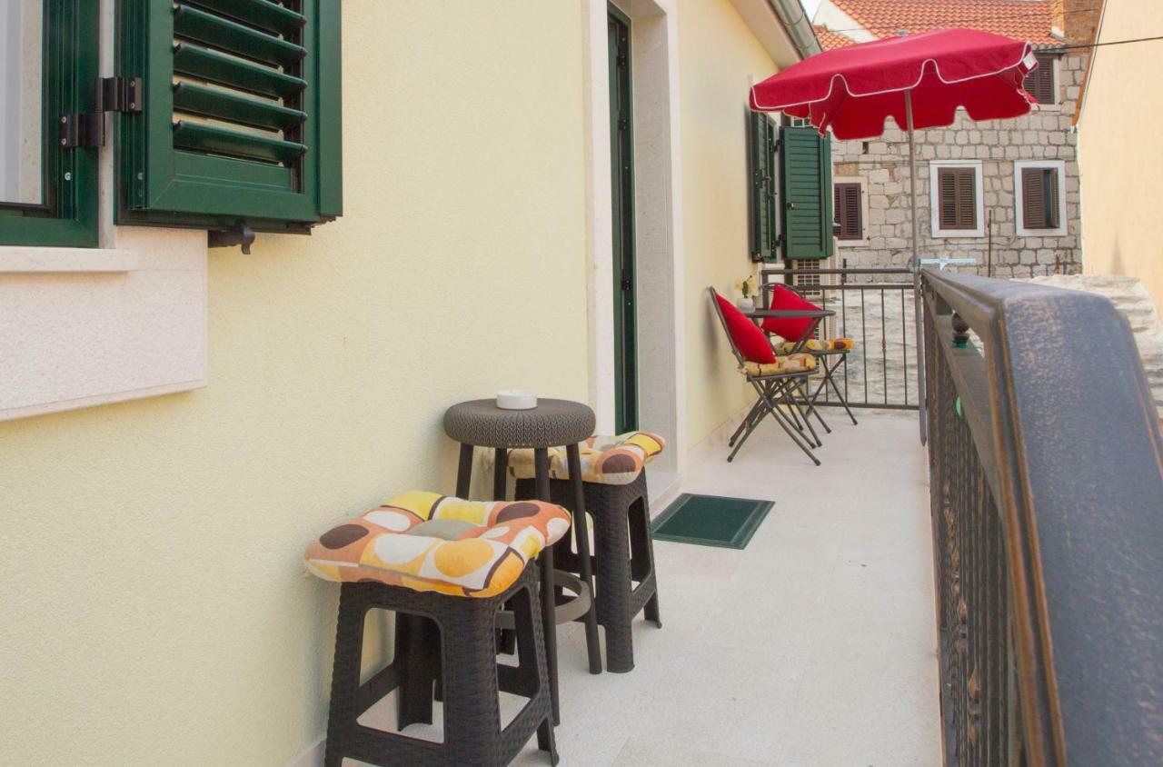 Central Old Town Rooms Split Bagian luar foto