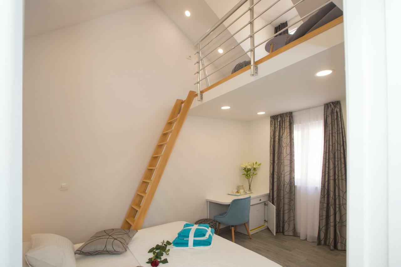 Central Old Town Rooms Split Bagian luar foto