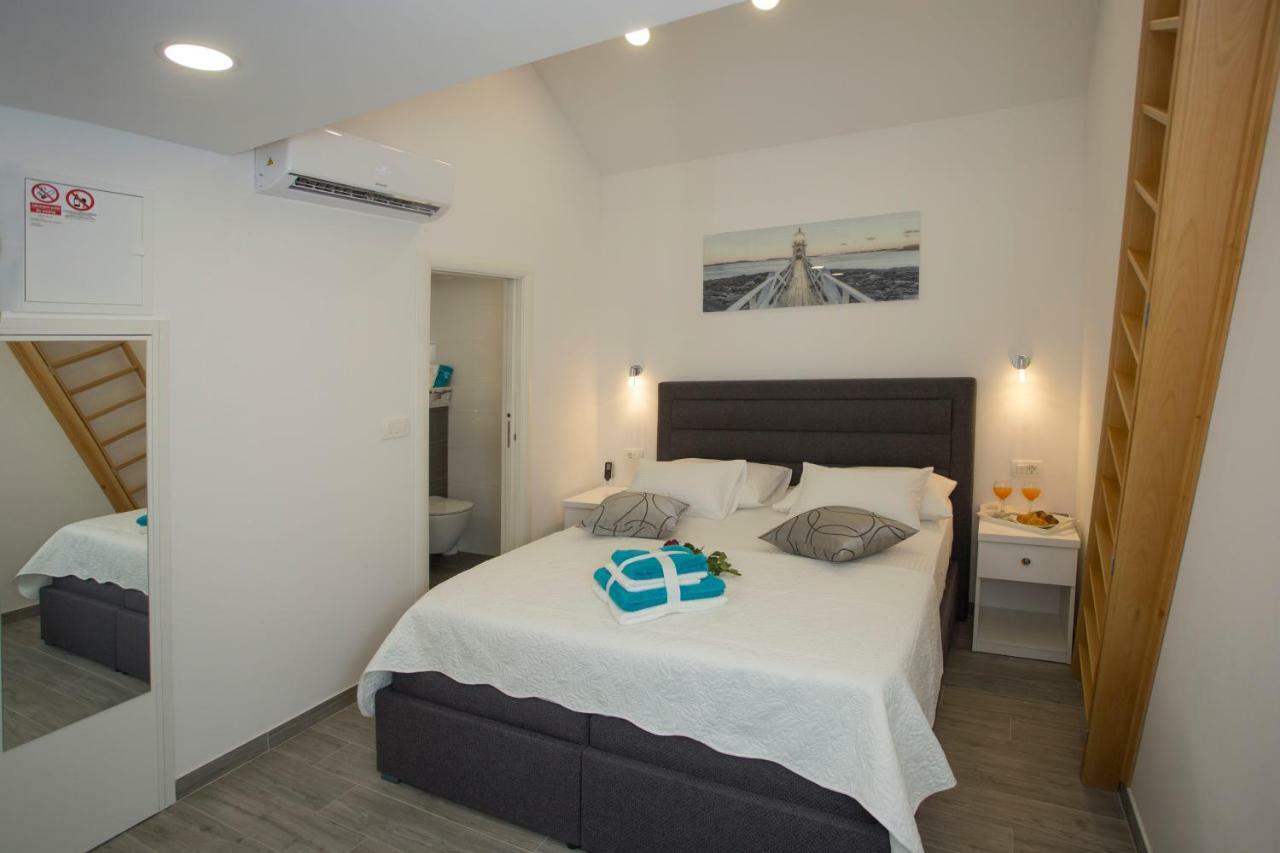 Central Old Town Rooms Split Bagian luar foto