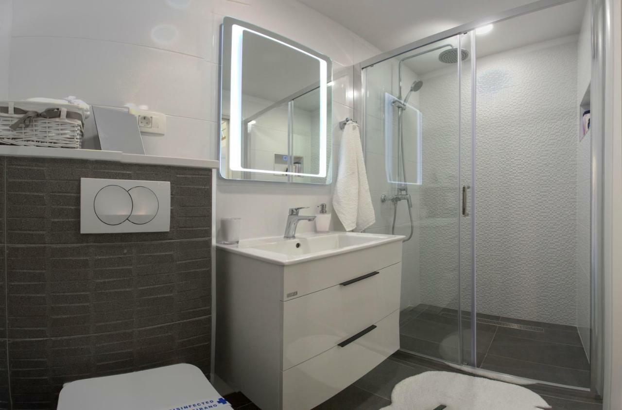Central Old Town Rooms Split Bagian luar foto