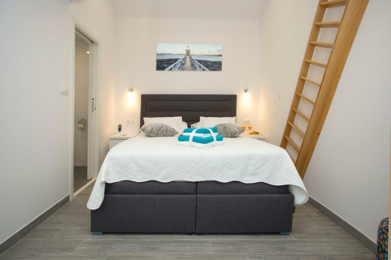 Central Old Town Rooms Split Bagian luar foto