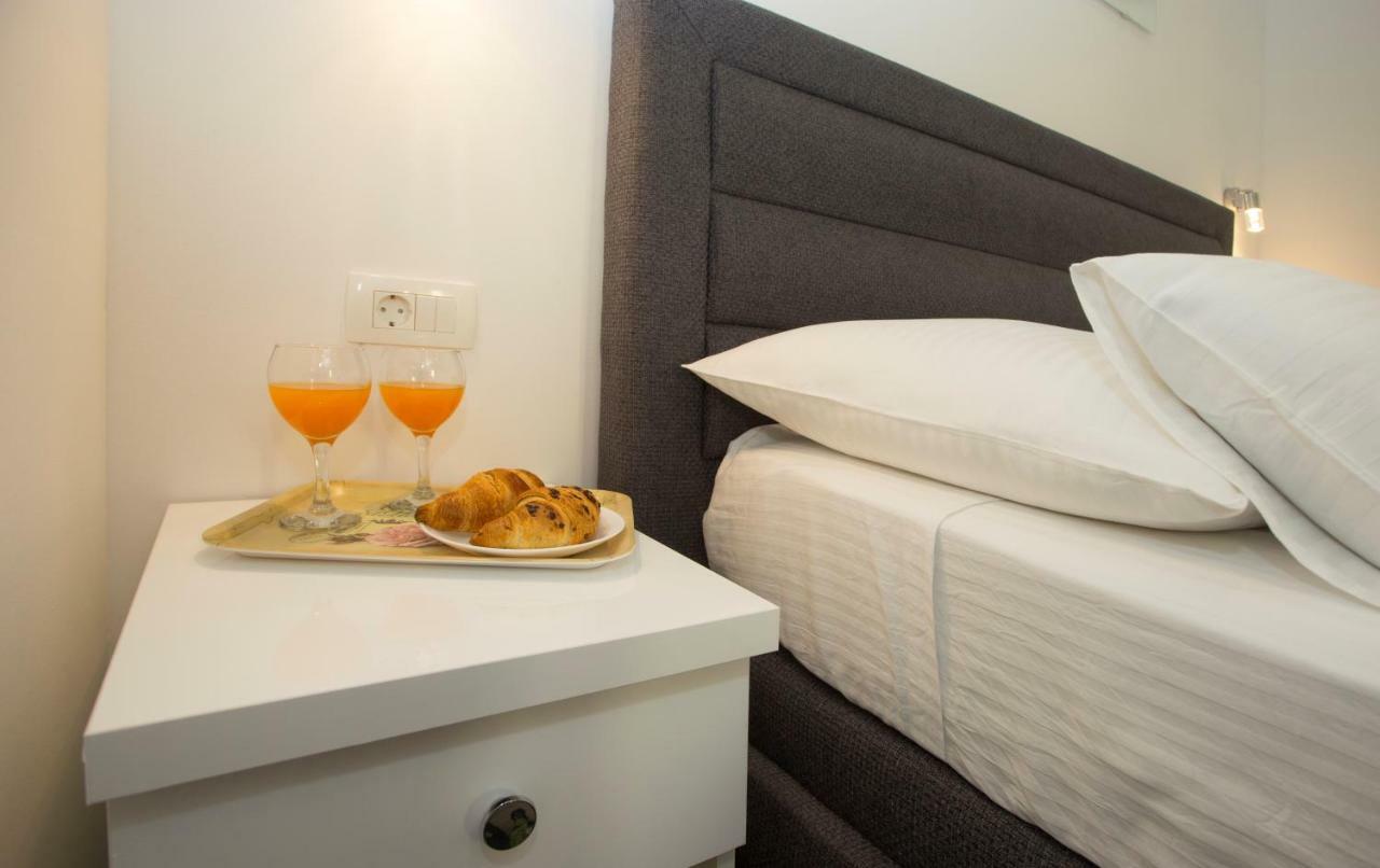 Central Old Town Rooms Split Bagian luar foto